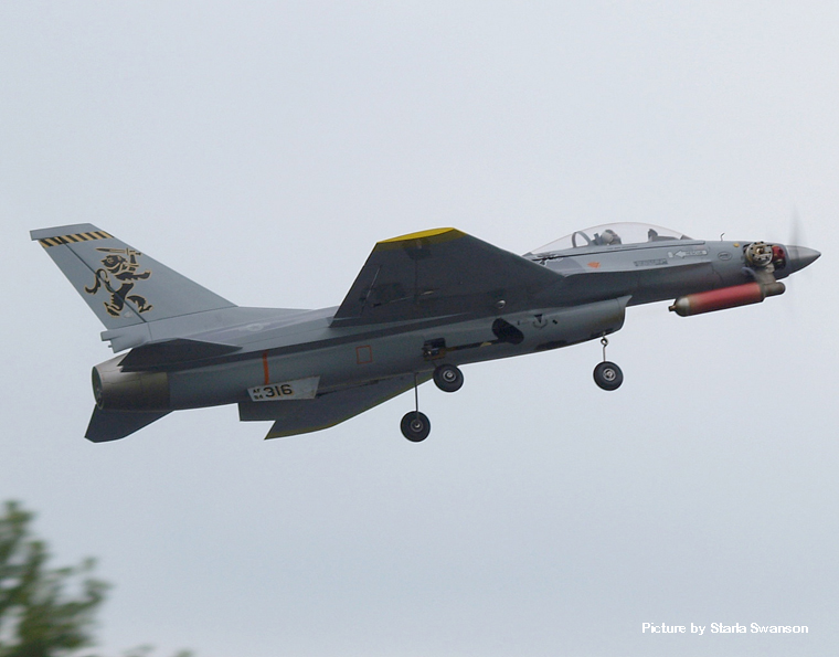 SH Warbird 2008 SRS 042